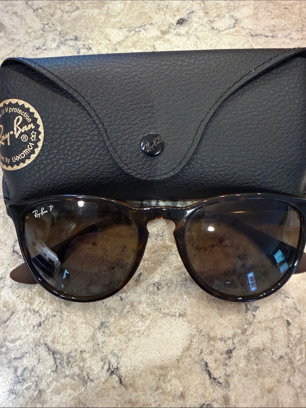 Ray-Ban Brown Tortoiseshell Sunglasses with Black Case